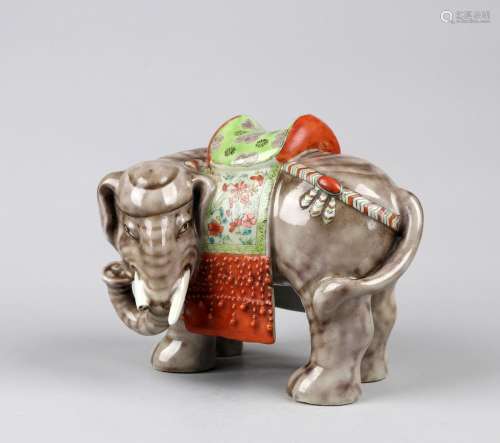 A FAMILLE ROSE FIGURE OF AN ELEPHANT