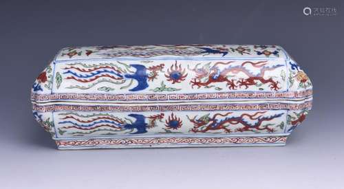 A FAMILLE VERT BOX AND COVER, WANGLI MARK, MING DYNASTY