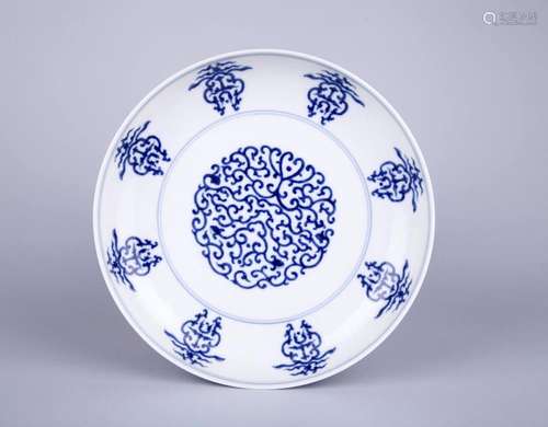 A BLUE AND WHITE 'FLORAL' DISH, GUANGXU MARK, QING DYNASTY