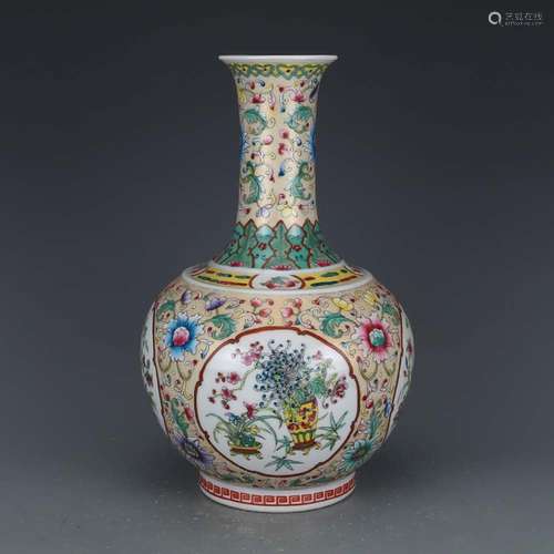 A GILT-DECORATED FAMILLE ROSE BOTTLE VASE, QIANLONG MARK, QING DYNASTY