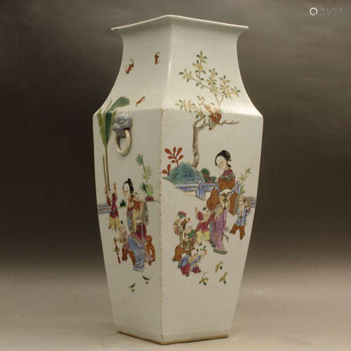 A LARGE FAMILLE ROSE VASE, DAOGUANG MARK, QING DYNASTY