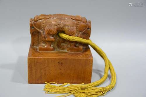 A SANDALWOOD 'DRAGON' SEAL, QING DYNASTY