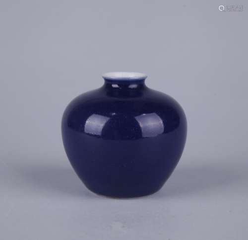 A SMALL BLUE-GLAZED JAR, 18TH CENTURY