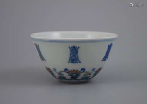 A DOUCAI 'LONGEVITY' CUP, YONGZHENG MARK, QING DYNASTY