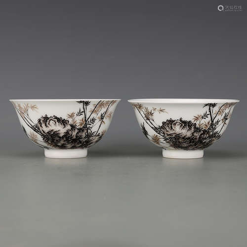 A PAIR OF GRISAILLE-DECORATED BOWLS, YONGZHENG MARK, QING DYNASTY