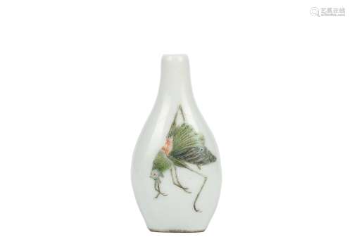 A Chinese Famille-Rose Porcelain Sunff Bottle