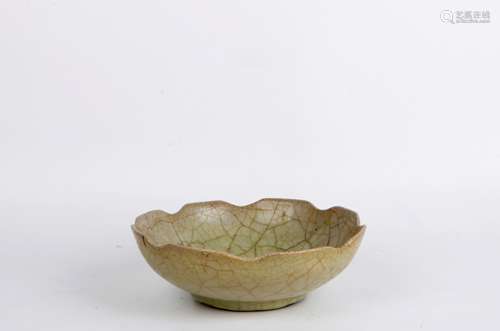 A Chinese Ge-Type Porcelain Bowl