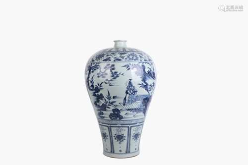 A Chinese Blue and White Porcelain Vase