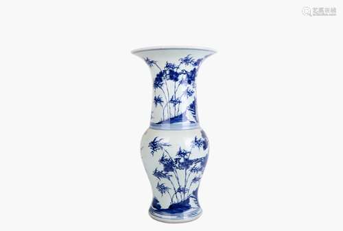 A Chinese Blue and White Porcelain Vase