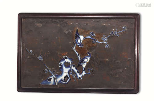 18世纪 漆嵌青花瓷喜鹊登梅屏