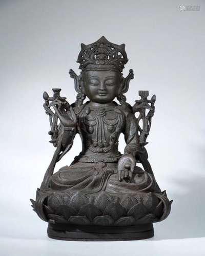 A BRONZE SEATED FIGURE OF BODHISATTVA