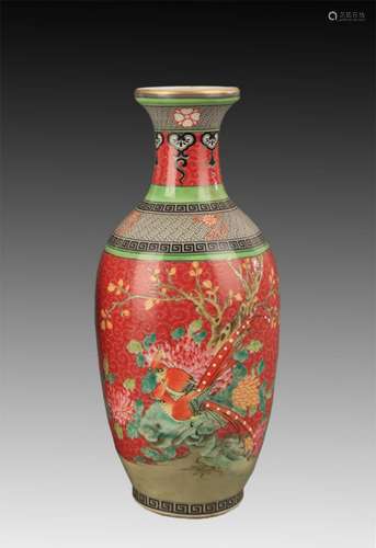 A FAMILLE ROSE PEONY PATTERN DECORATIVE VASE