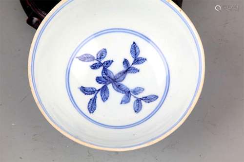 A FINE BLUE AND WHITE LANDSCAPING PATTERN PORCELAIN BOWL