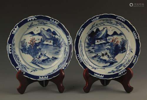 PAIR OF BLUE AND WHITE LANDSCAPING PORCELAIN PLATE