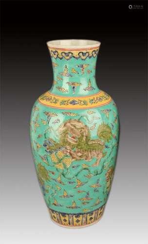 GREEN GROUND FIVE LION PLAYING PORCELAIN VASE