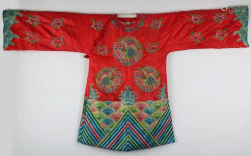 A FINE RED COLOR SMALL DRAGON EMBROIDERED ROBE