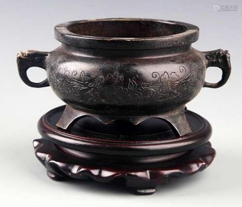 A FINELY CARVED DOUBLE EAR BRONZE CENSER