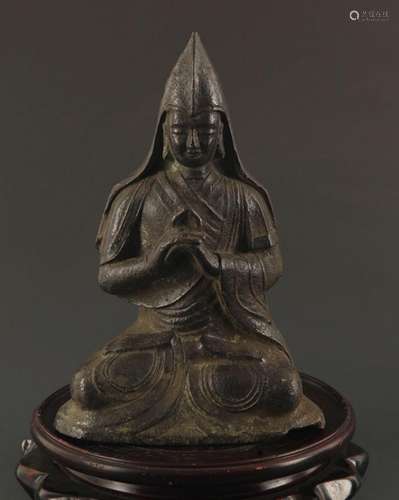 A FINE BRONZE ZONGKABA STATUE