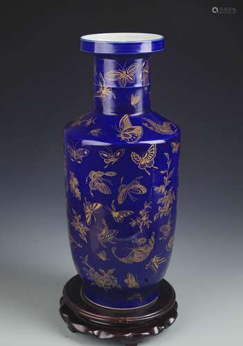 A DEEP BLUE GROUND, SPRINKLE GOLD WOOD CLUB STYLE VASE