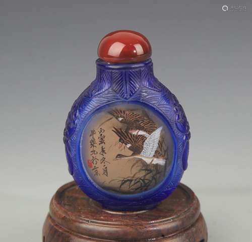 A GOOSE PAINTED GLASS SNUFF BOTTLE