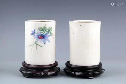 PAIR OF WHITE COLOR PORCELAIN BRUSH JAR