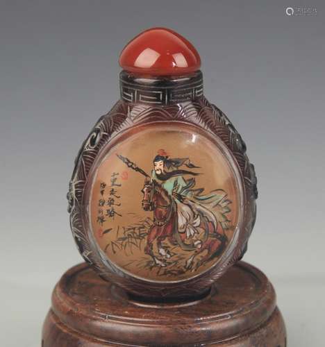 A FINE CHARACTER PAINTED GLASS SNUFF BOTTLE