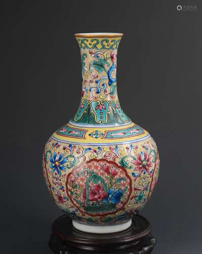 A ENAMEL COLOR LOTUS PATTERN PORCELAIN VASE