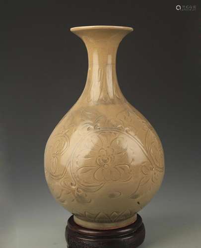 YAO ZHOU KILN STYLE PEONY FLOWER PATTERN VASE