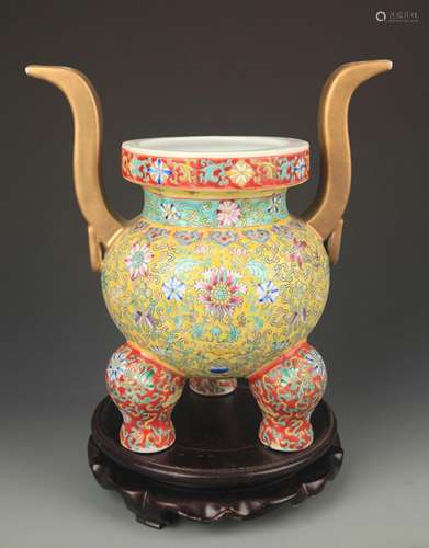 A ENAMEL COLOR GILT TRIPOD CENSER