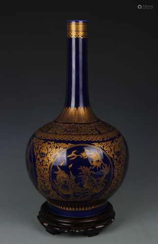 A BLUE COLOR GLAZED MOON STYLE PORCELAIN VASE