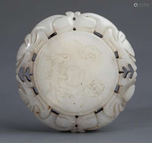 A ROUND WHITE JADE 