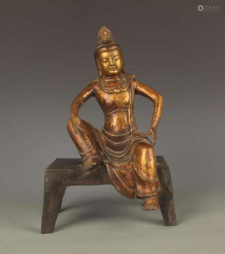 A FINE BRONZE SEATED GUAN YIN STATUE