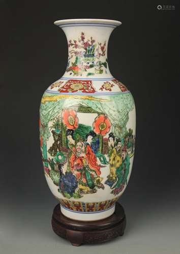 A FAMILLE ROSE STORY PAINTED DECORATIVE VASE