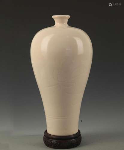 DING KILN LOTUS PATTERN PORCELAIN VASE