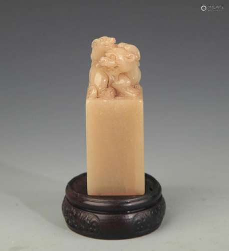 SOAPSTONE LION TOP CARVING SEAL