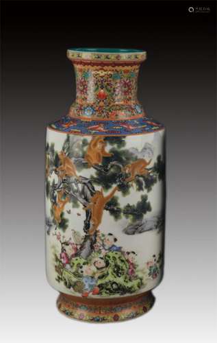 FINE FAMILLE ROSE MONKEY PLAYING PATTERN PORCELAIN VASE