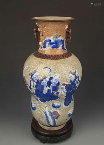 A GE TYPE GLAZE BLUE AND WHITE VASE