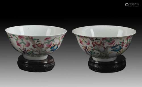 PAIR OF FAMILLE ROSE PORCELAIN BOWL