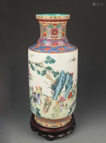 A FAMILLE ROSE LANDSCAPING PATTERN PORCELAIN VASE