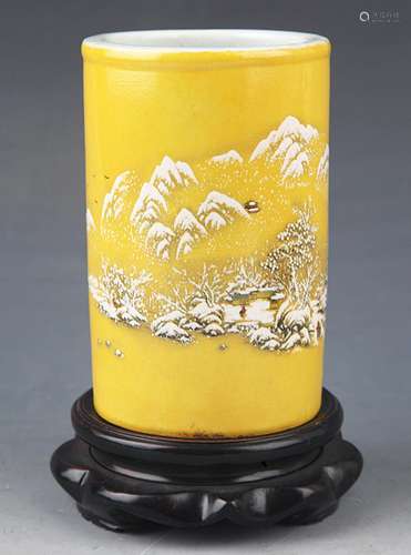 A MOUNTAIN PAINTED YELLOW COLOR PORCELAIN BRUSH POT