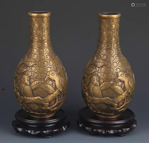 PAIR OF BRONZE PARROT CARVING BOTTLE