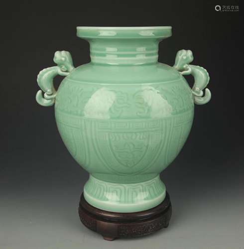 LONG QUAN KILN GREEN GLAZE DRAGON HANDLE JAR