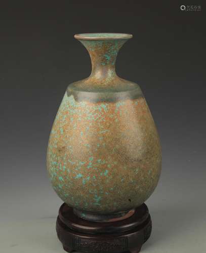 A LU JUN GLAZE YU HU CHUN VASE