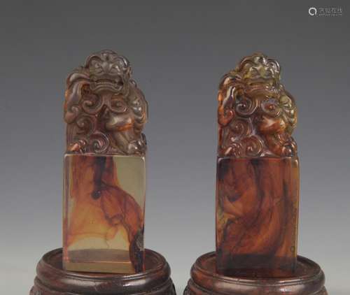 A OPTIMIZE AMBER LION TOP UNCARVED SEAL