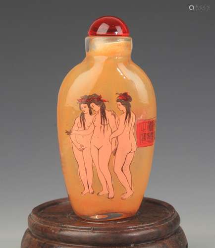 A FEMALE FIGURINE PAINTED SNUFF BOTTLE