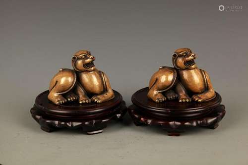 PAIR OF RUI SHOU FIGURE BRONZE PAPER WEIGHT