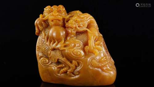 A TIANHUANG STONE DRAGON SHAPED PENDANT