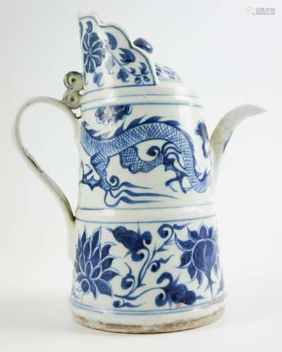 HAT SHAPED BLUE&WHITE EWER