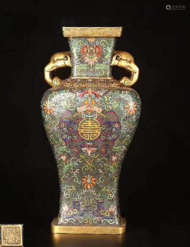 A CLOISONNE ENAMELED FLORAL PATTERN VASE