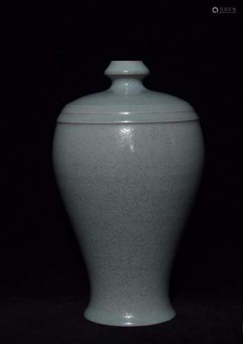 A FINE RU YAO MEI VASE